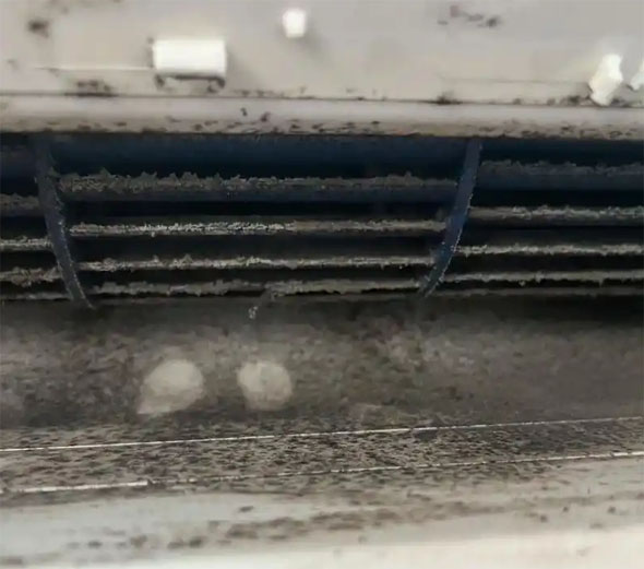 石嘴山市空调吹的风有股烧焦味是怎么回事